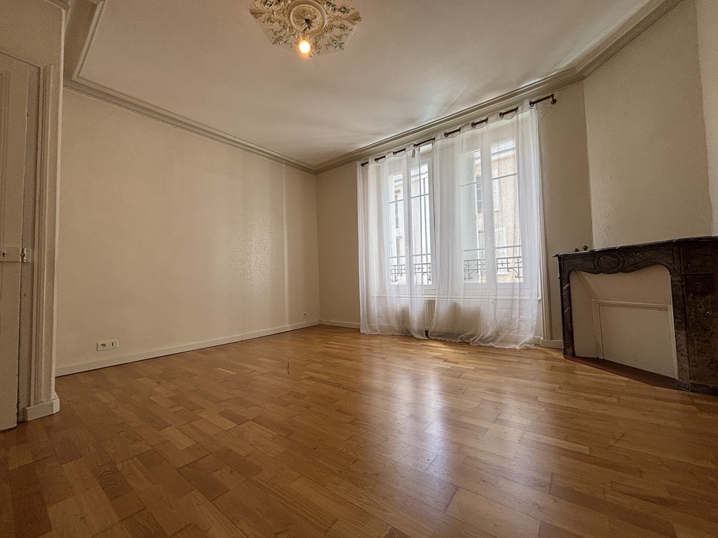 A Louer. Disponible Immédiatement. Quimper, Appartement T4 de 100 m² avec Parking