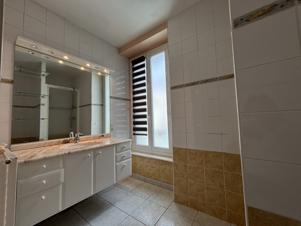 A Louer. Disponible Immédiatement. Quimper, Appartement T4 de 100 m² avec Parking