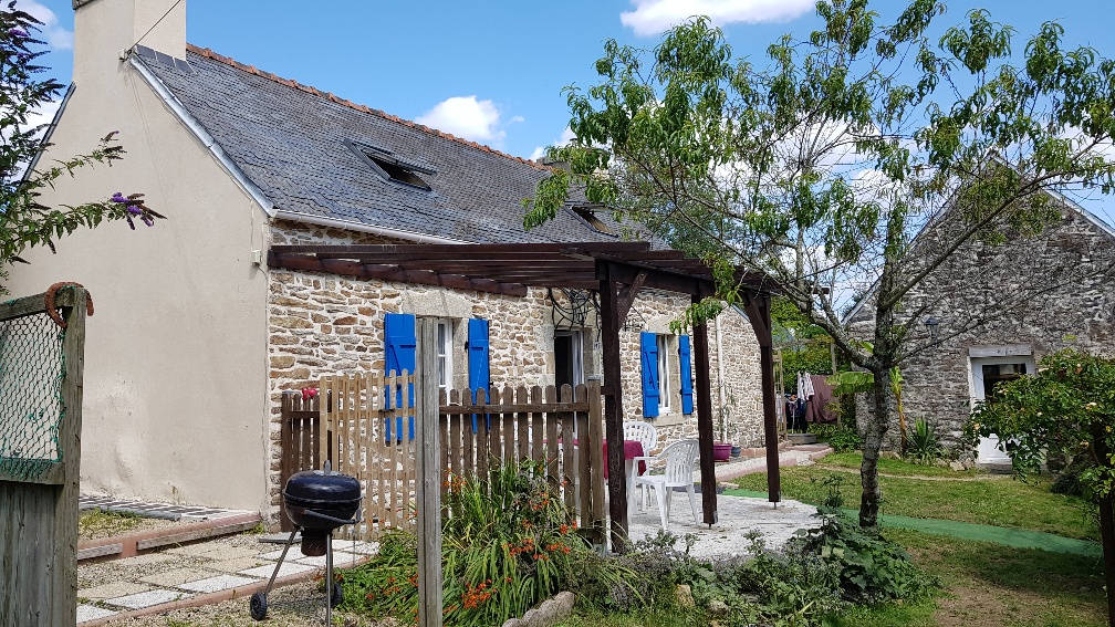 Au Calme entre Douarnenez & Quimper Ensemble de Deux Maisons. Somptueux…