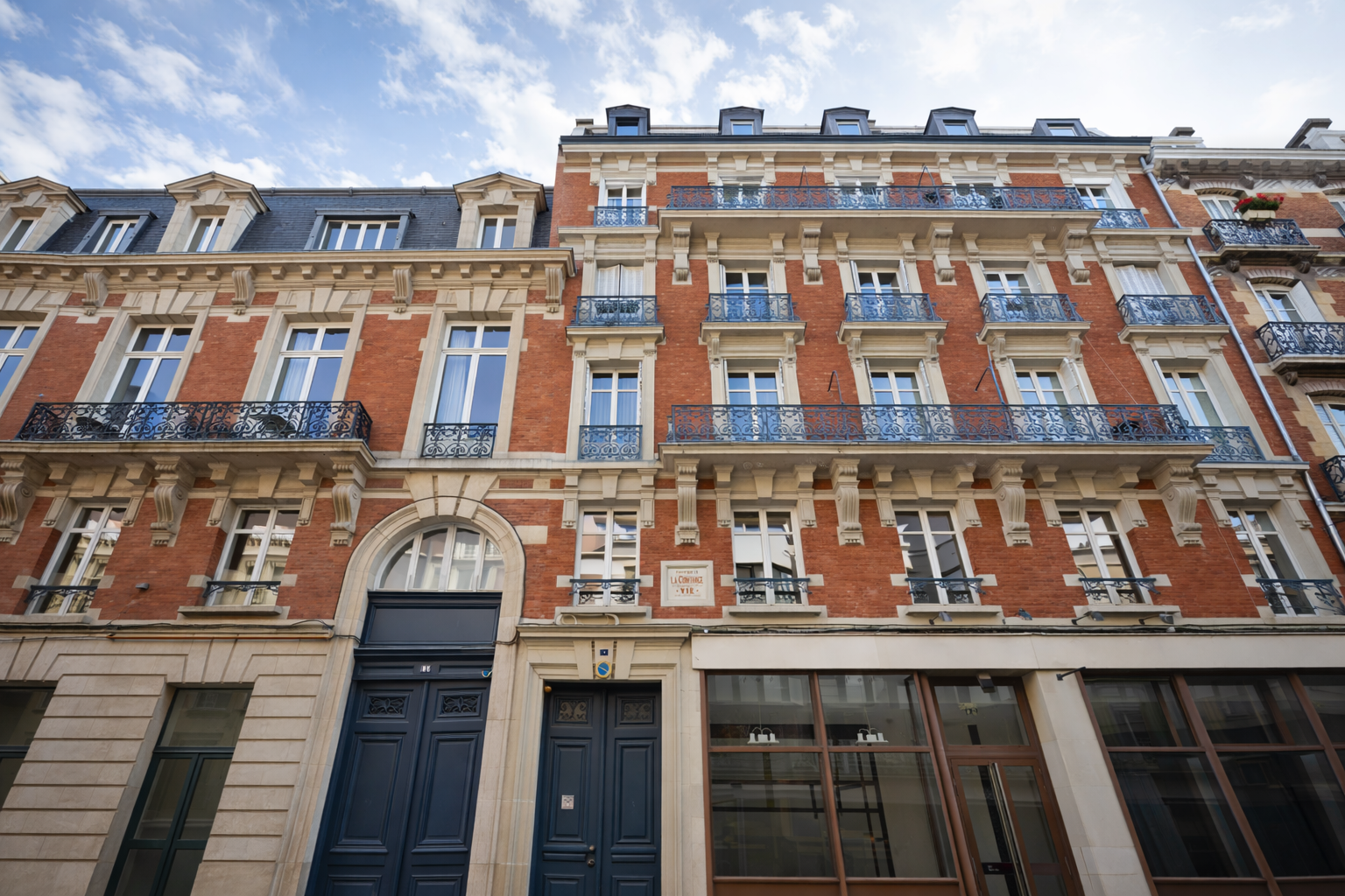 Au Coeur de Lille, Appartement bourgeois de 166m²  avec Cave & Parking Sécurisé