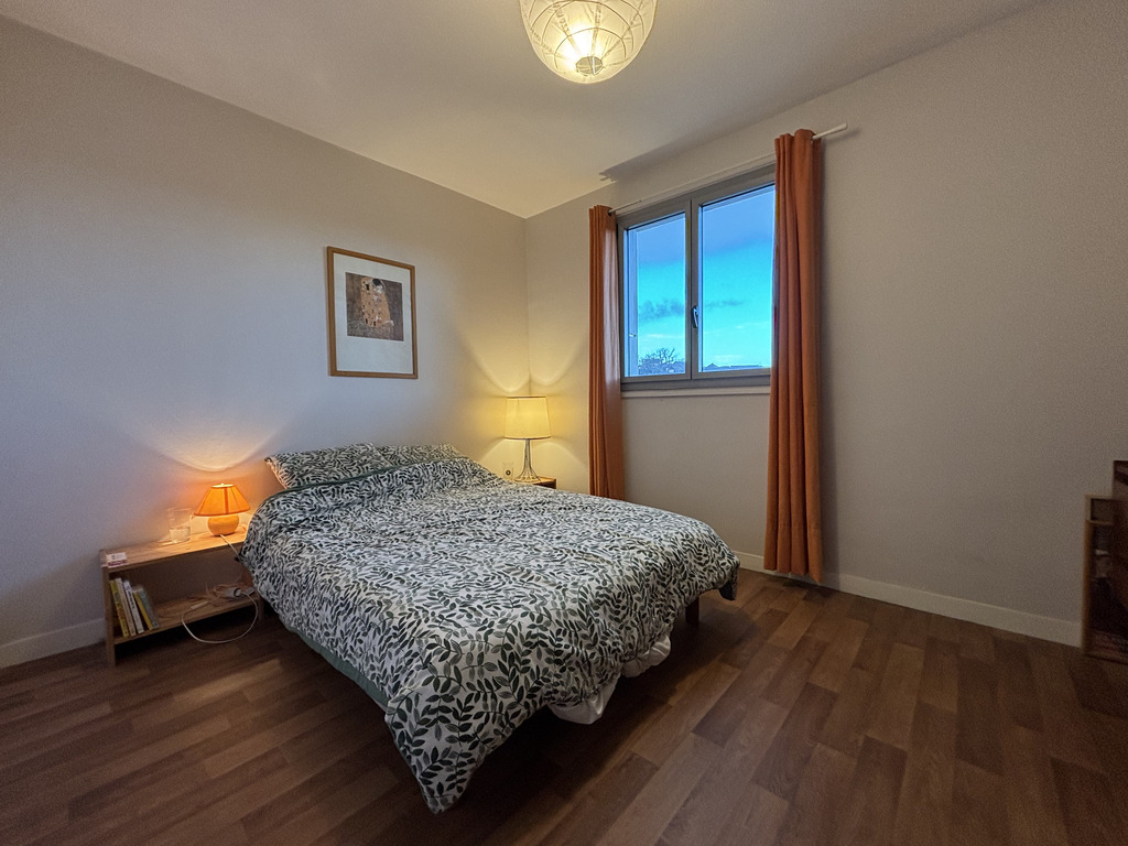 A Louer. Libre Fin Février 2026. Un T2 avec Parking, Rénové et en Parfait Etat, à 10 min à Pied du Centre !