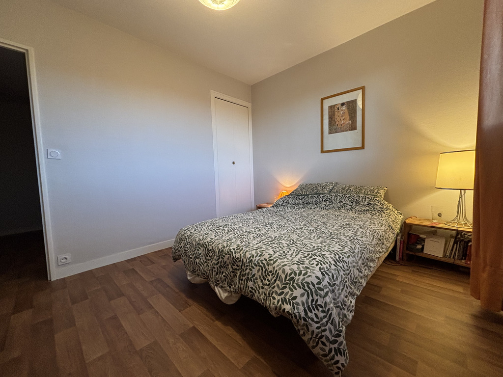 A Louer. Libre Fin Février 2026. Un T2 avec Parking, Rénové et en Parfait Etat, à 10 min à Pied du Centre !