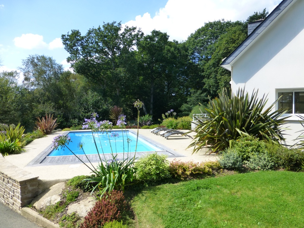 L’unique Villa d’Exception (250 m²) & de Prestige avec Piscine & Spa dans le Neuilly Quimpérois.