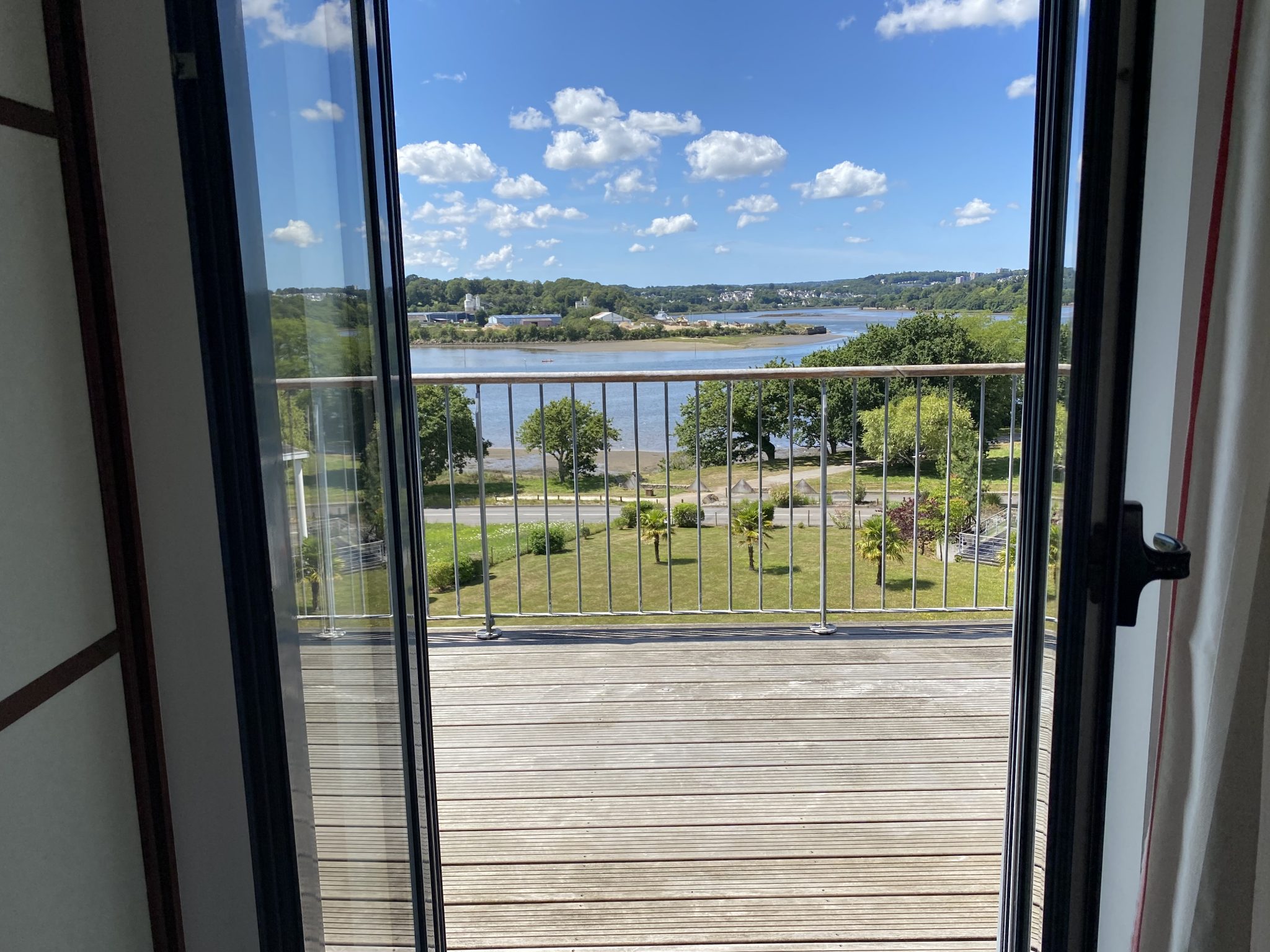 Quimper-Appartement T4 Duplex (110 m²) de Grand Standing avec Ascenseur face à l’Odet.