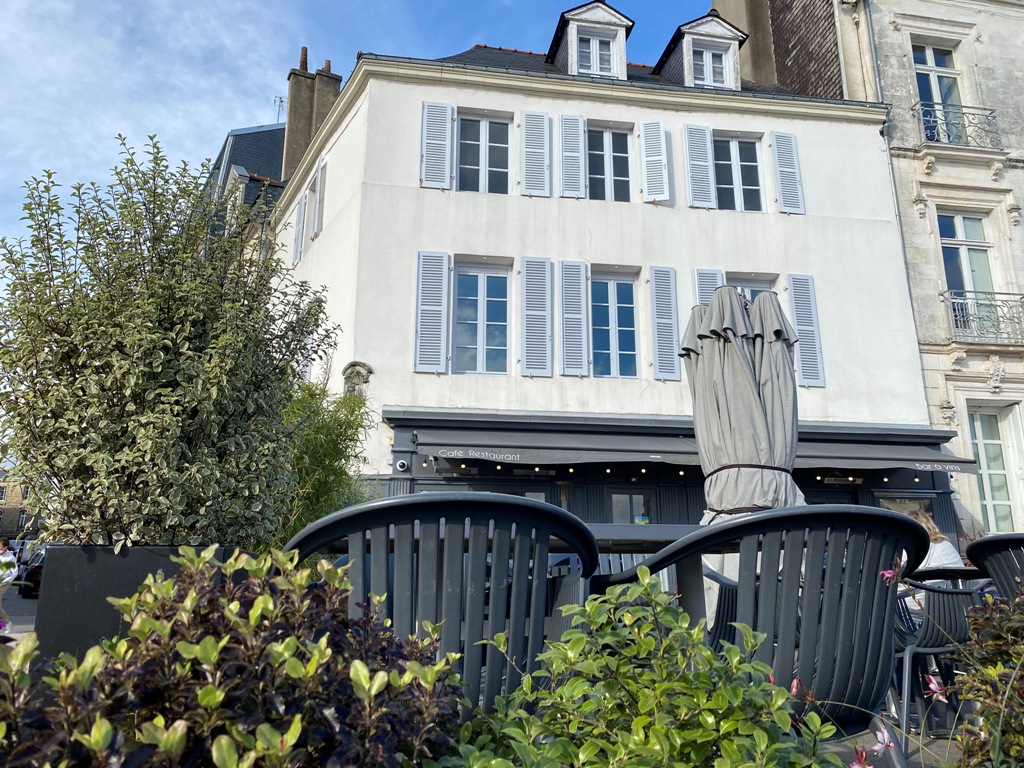 Vannes Centre Ville Appartement de Prestige de 94 m² Vue imprenable sur Port de Plaisance Plein Sud