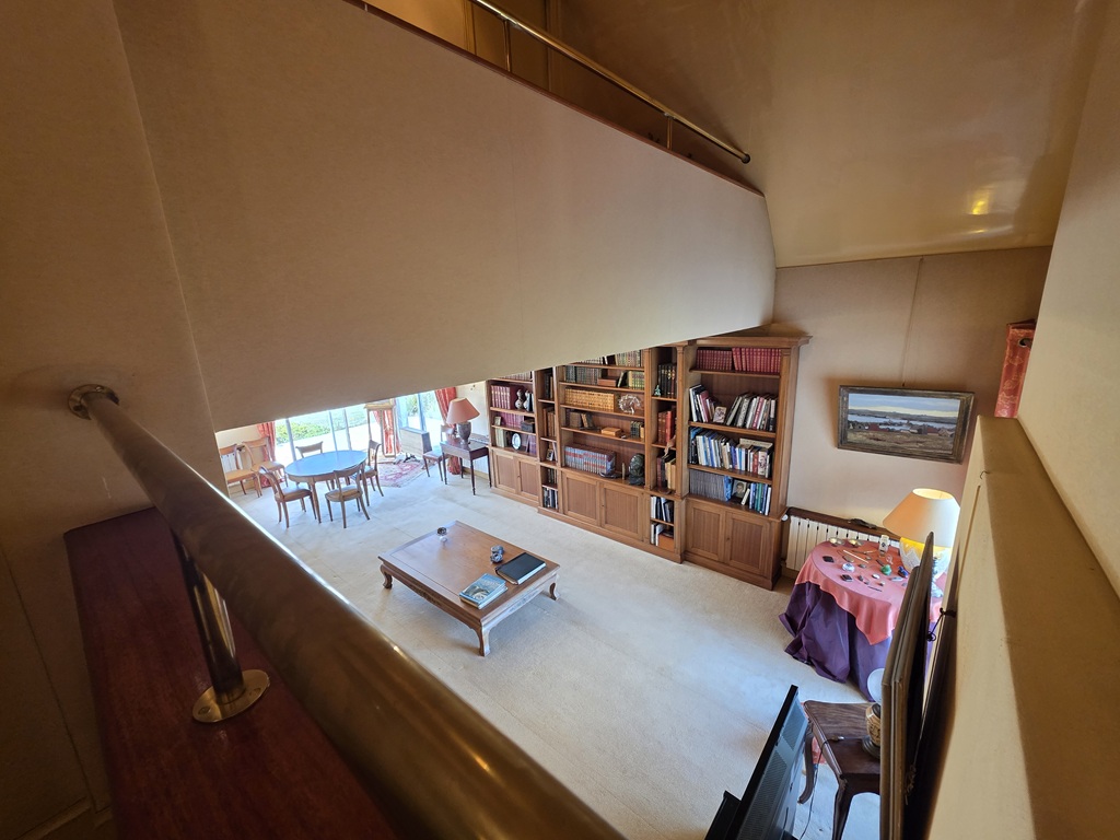 PENMARCH, A 50 mètres de la Plage de Pors-Carn, Généreuse( 180 m²) Maison  avec Jardin de 2141m²
