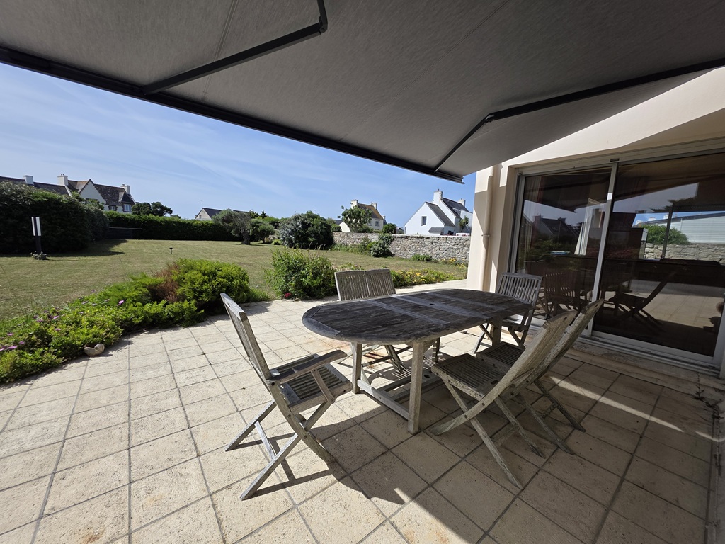 PENMARCH, A 50 mètres de la Plage de Pors-Carn, Généreuse( 180 m²) Maison  avec Jardin de 2141m²