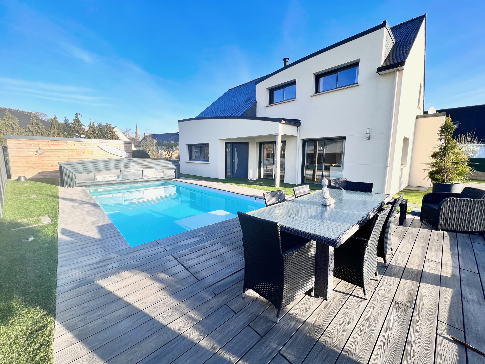 Exclusivité Agence. Merlevenez, L’irrésistible Maison d’Architecte (142 m²) Sur Superbe Terrain de 1460 m²