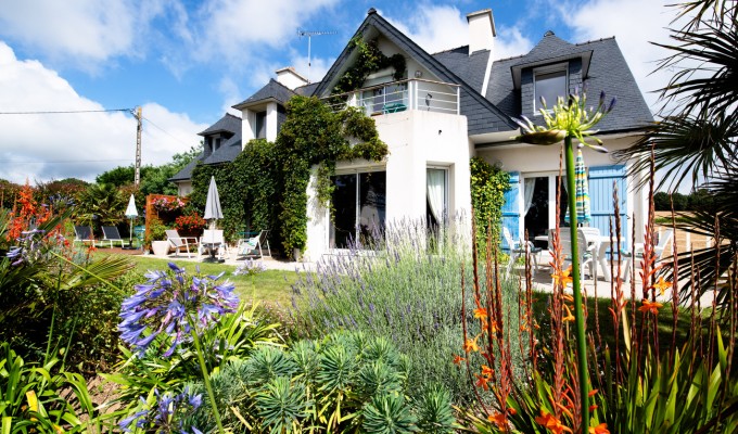 Audierne – Majestueuse & Elégante Contemporaine de 210m² Nichée à l’Abris des Regards sur la Hauteur