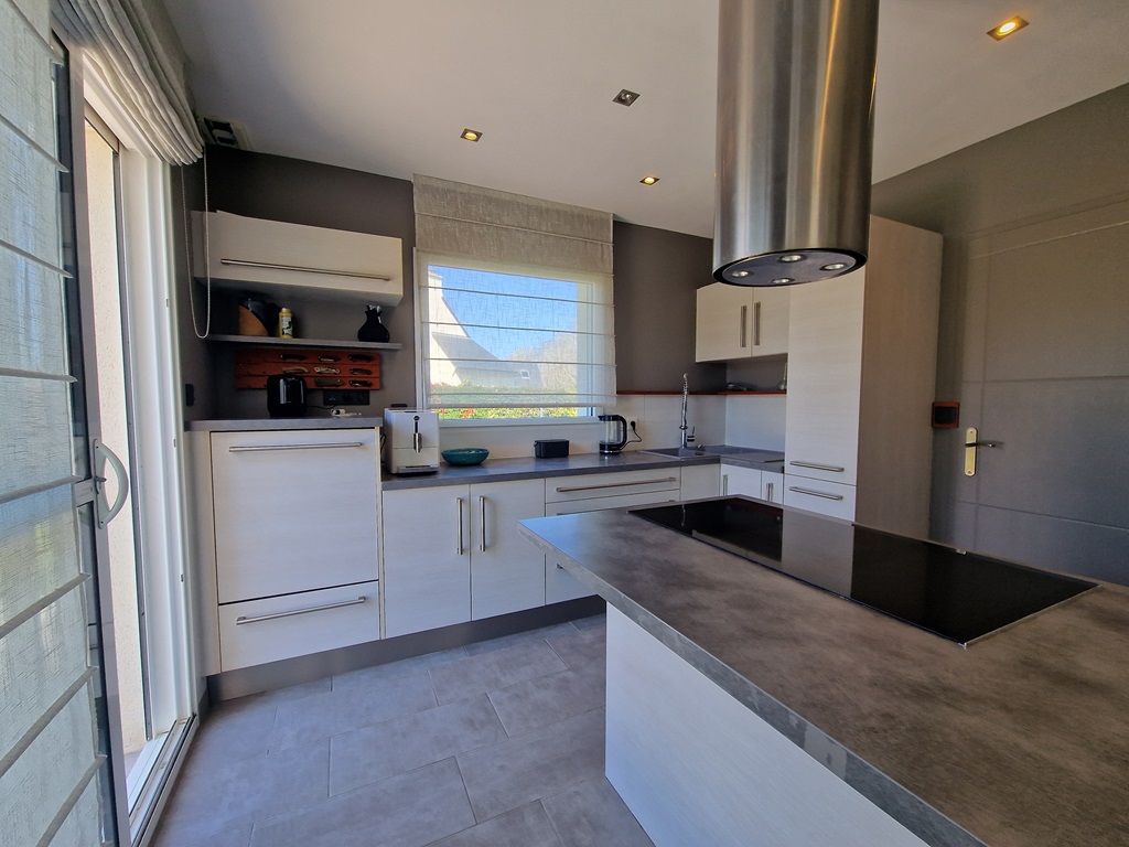 Entre Terre & Mer. La Maison Contemporaine Intemporelle Avec son Garage-Atelier (80m²) & Jardin de 1150m²