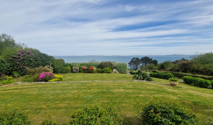 Douarnenez Vue Mer Exceptionnelle pour Maison de Plain Pied sur 6000 M² de Terrain.