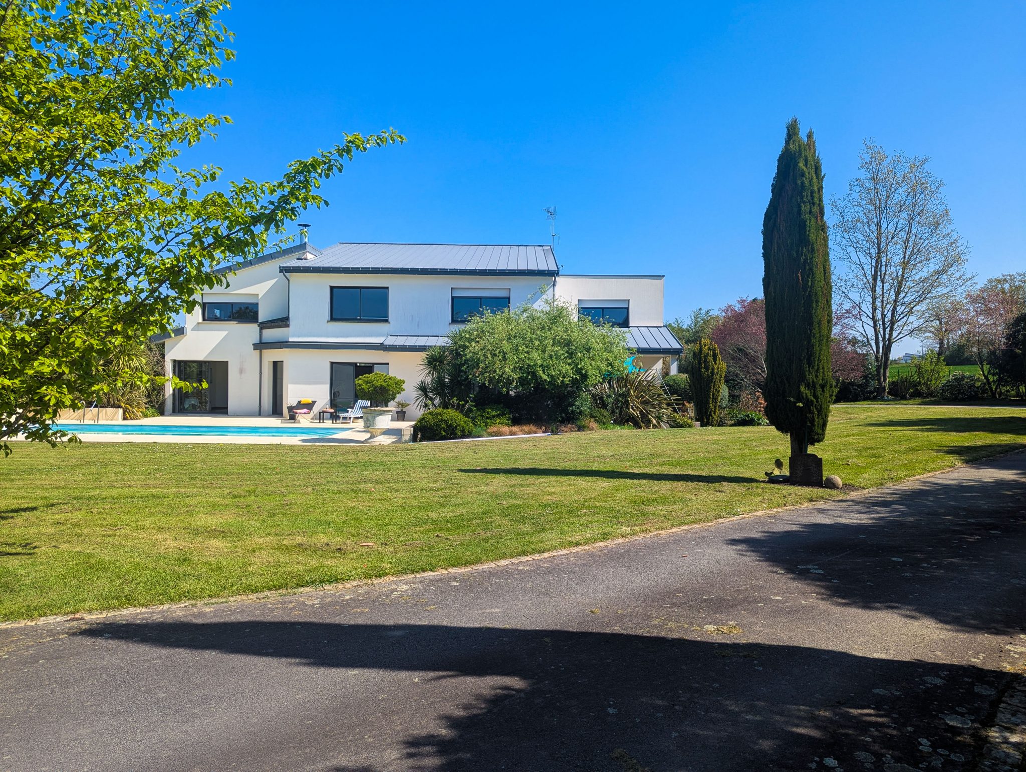 Ploërmel – Ambiance Raffinée & Style Design Pour Cette Splendide Villa d’Architecte (350m²)