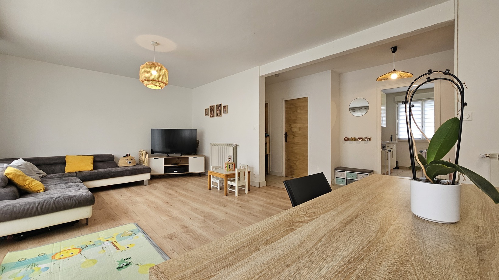 Quimper Eau Blanche -Ambiance Chaleureuse & Rénovation Soignée Pour ce T4 (83m²) Avec Garage
