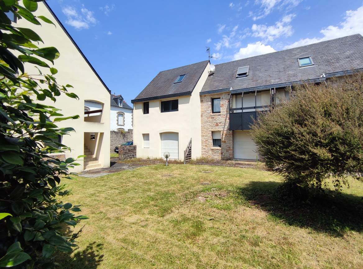 A Louer. Libre Immédiatement. Quimper, Quartier de Locmaria T2 avec Place de Parking