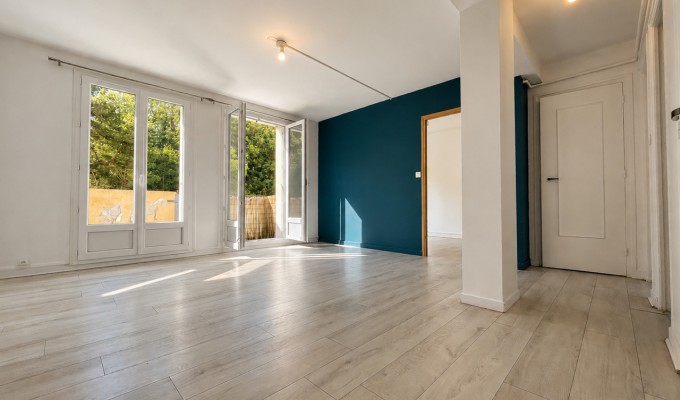 Exclusivité Agence , Quimper Centre-Ville à Pieds. Agréable Appartement T4, Lumineux avec Balcon