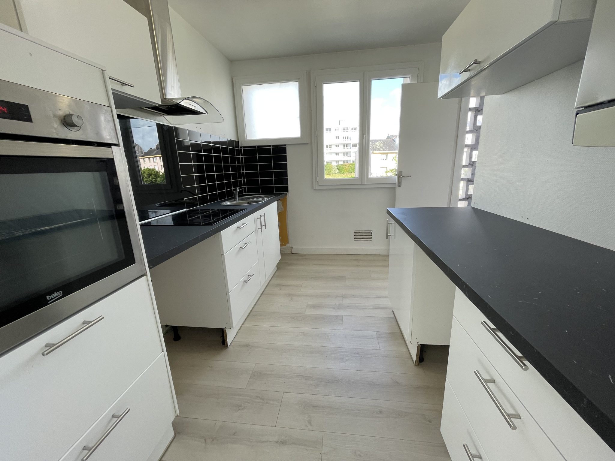 Exclusivité Agence , Quimper Centre-Ville à Pieds. Agréable Appartement T4, Lumineux avec Balcon