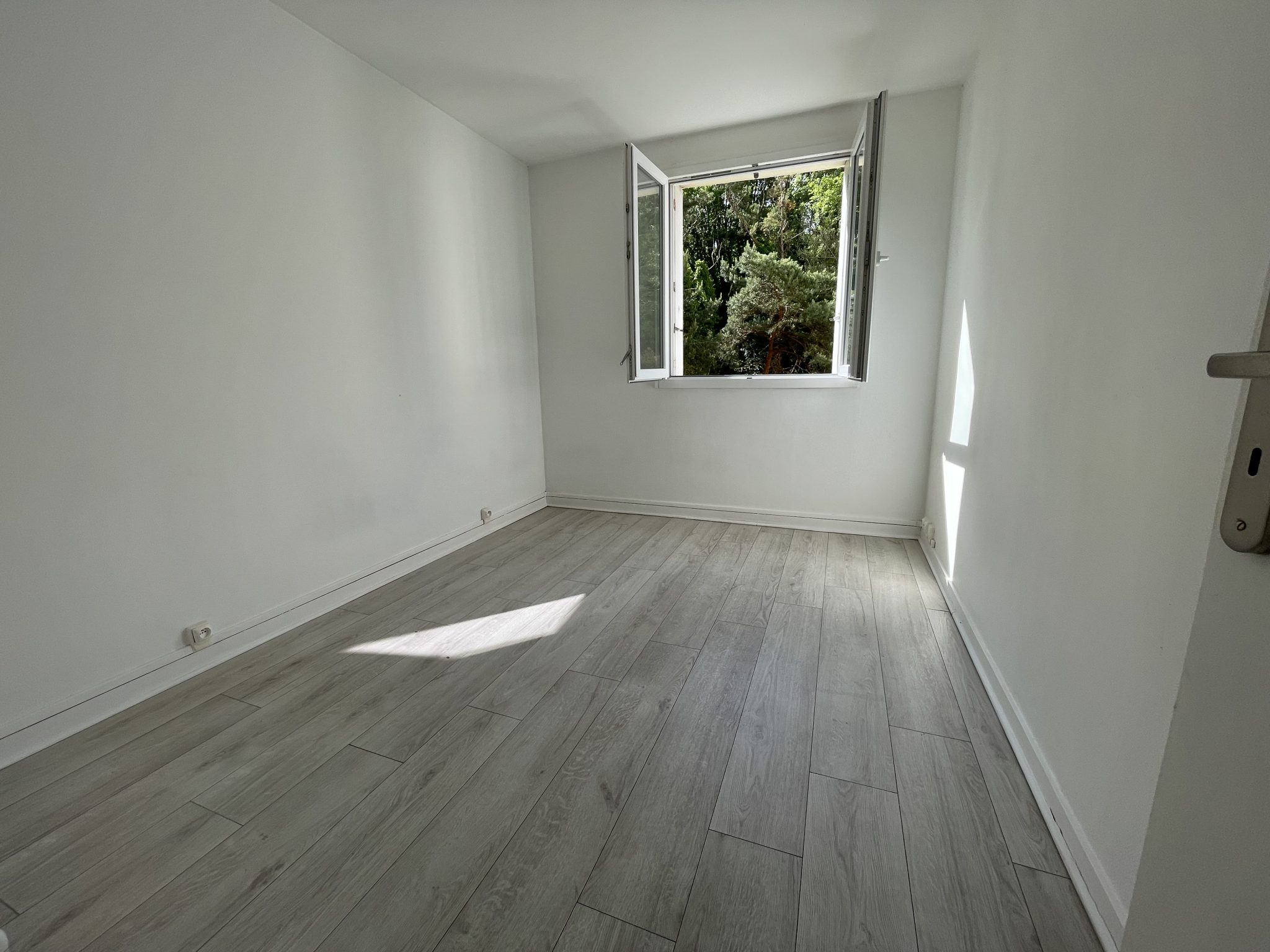 Exclusivité Agence , Quimper Centre-Ville à Pieds. Agréable Appartement T4, Lumineux avec Balcon