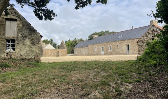 Guiler-sur-Goyen – Domaine de Charme, Maisons et Dépendances en Pierre sur 7 Hectares de Terrain