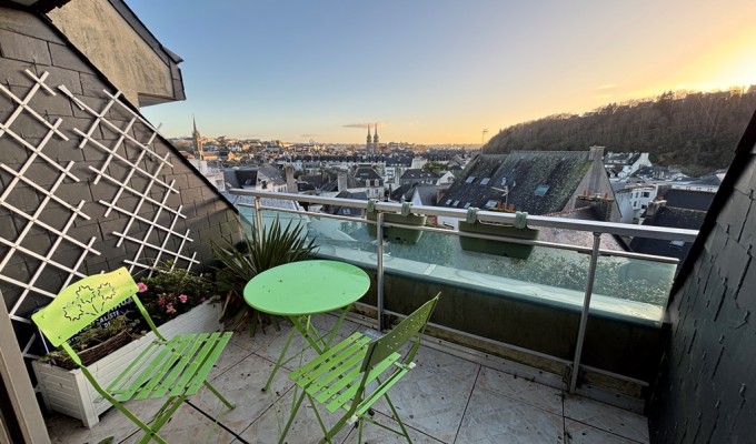 Quimper Centre Ville. Appartement T5 Duplex Avec Ascenseur, Balcon, Garage & Cave.
