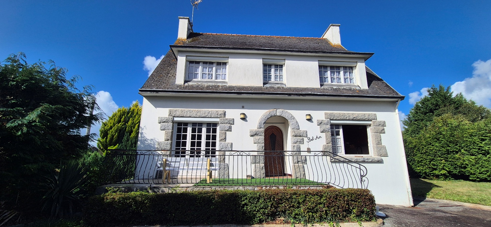Exclusivité Agence. Gouesnach, Maison Traditionnelle à Rénover 5 Chambres, Proche Bénodet