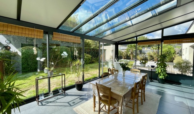 Exclusivité Agence – Guidel, Moderne & Lumineuse Contemporaine Avec Sa Véranda & Son Jardin Clos