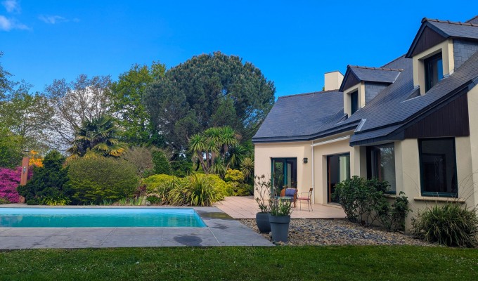 Ploërmel – La Généreuse et Intime Maison d’Architecte (260 m²) Parc & Piscine Plein Sud