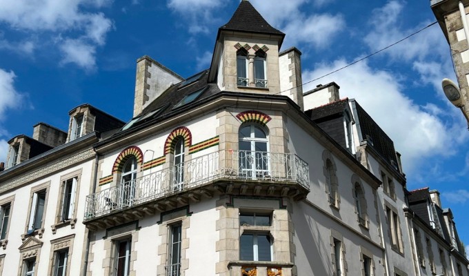 Quimper sur les Quais de L’odet. L’authentique Appartement Duplex (120 m²) avec Ascenseur