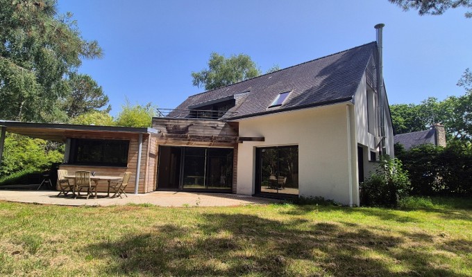 Clohars Fouesnant. Généreuse Contemporaine d’architecte de 200m² sur terrain de 2400 m²