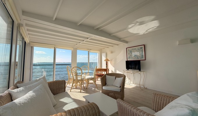 Concarneau, Vue Imprenable sur L’océan Pour Ce T3 Duplex, Sa Terrasse Panoramique & Son Jardin Accès Direct A La Plage