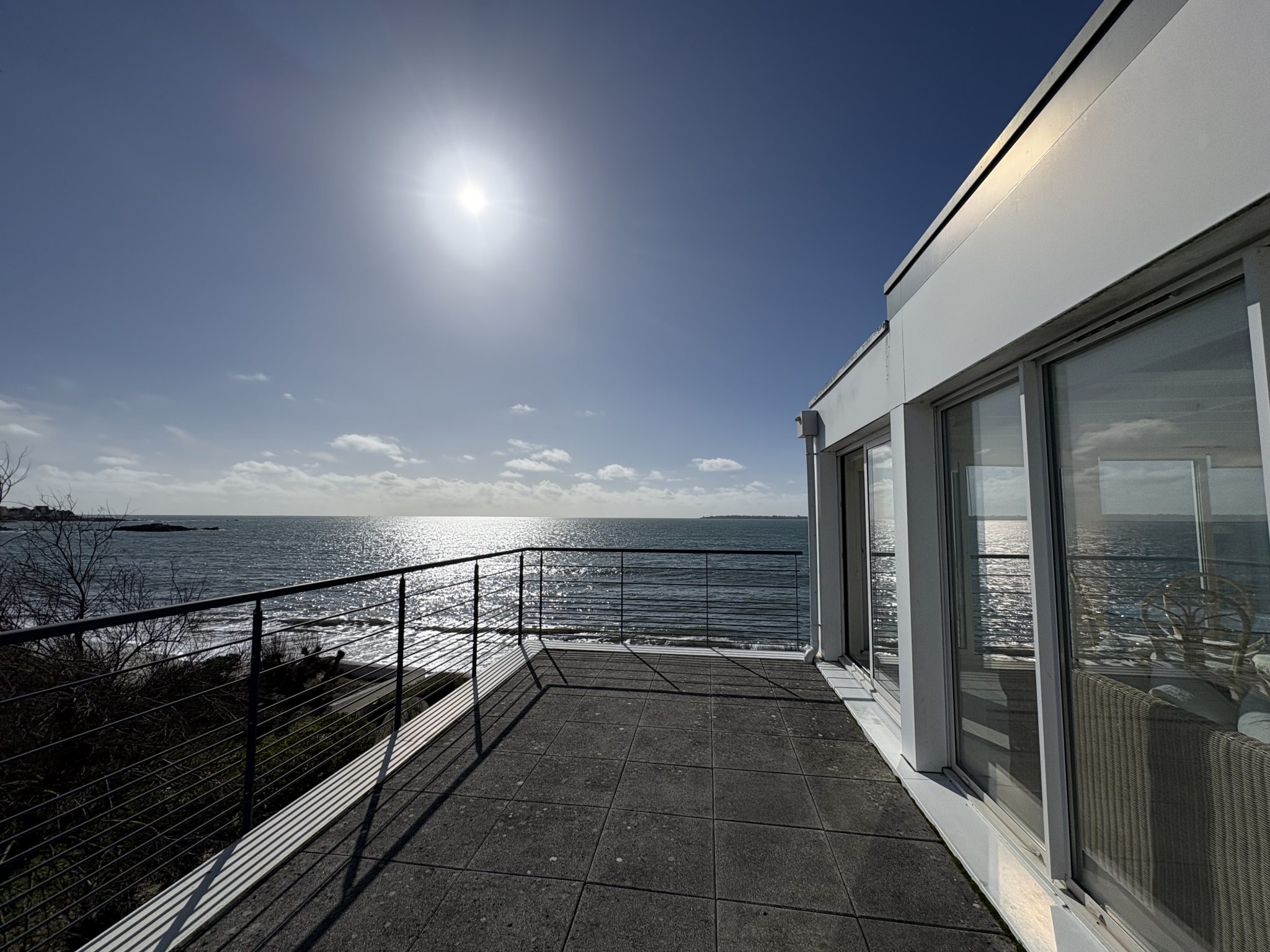 Concarneau, Vue Imprenable sur L’océan Pour Ce T3 Duplex, Terrasse Panoramique & Son Jardin Accès Direct A La Plage