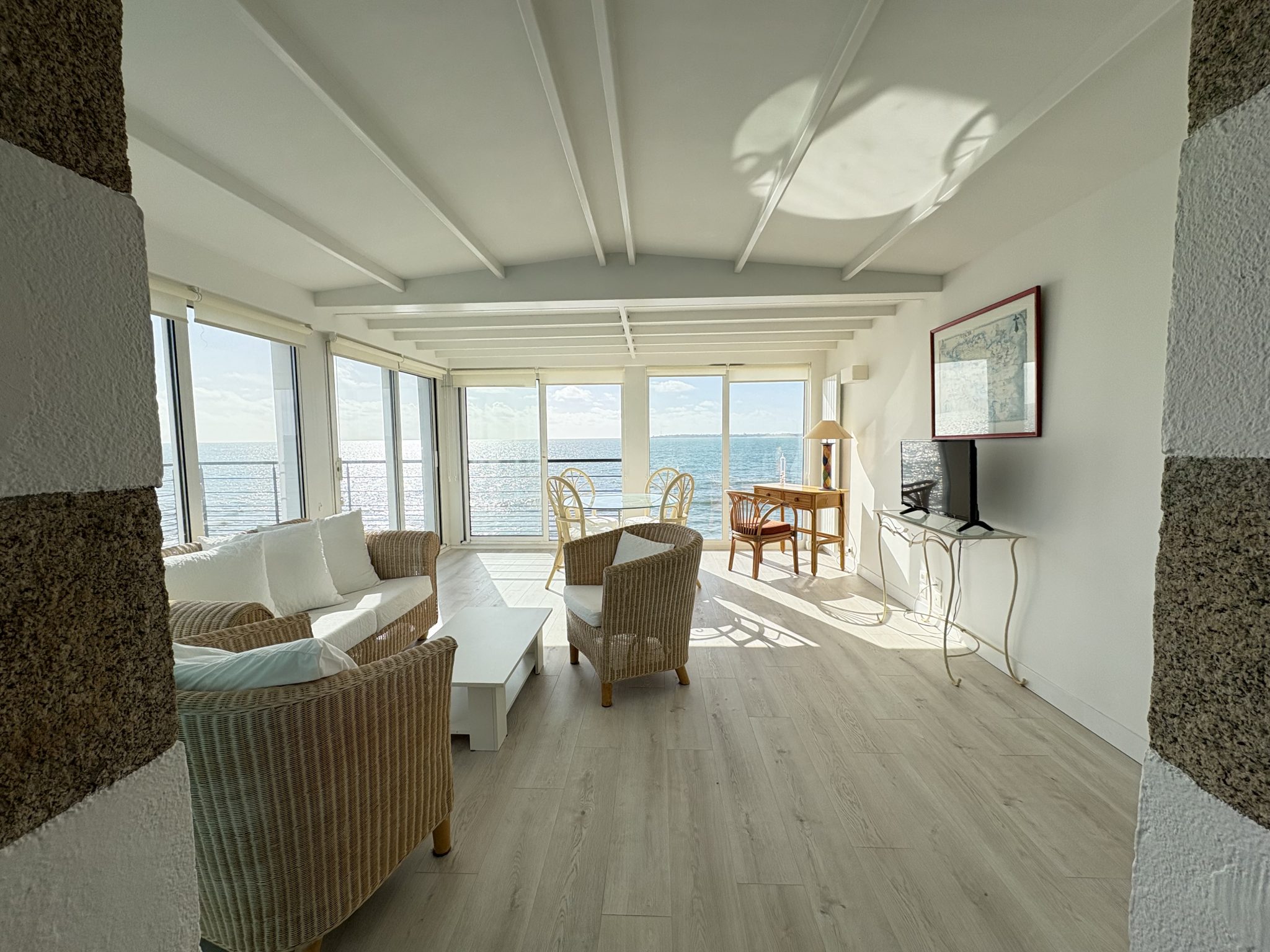 Concarneau, Vue Imprenable sur L’océan Pour Ce T3 Duplex, Terrasse Panoramique & Son Jardin Accès Direct A La Plage