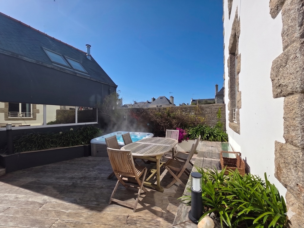 Exclusivité Agence, LECHIAGAT, La Plage à 100m, Maison Année 30 & Maison annexe pour les Amis