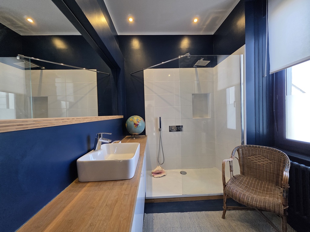 Exclusivité Agence, LECHIAGAT, La Plage à 100m, Maison Année 30 & Maison annexe pour les Amis