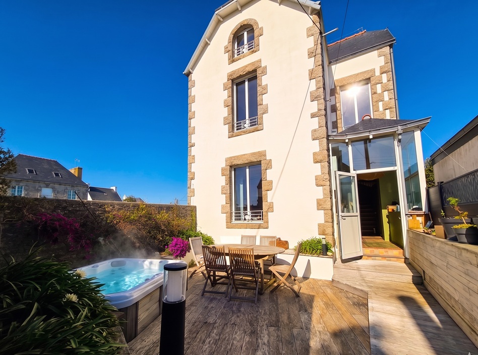 Exclusivité Agence, LECHIAGAT, La Plage à 100m, Maison Année 30 & Maison annexe pour les Amis