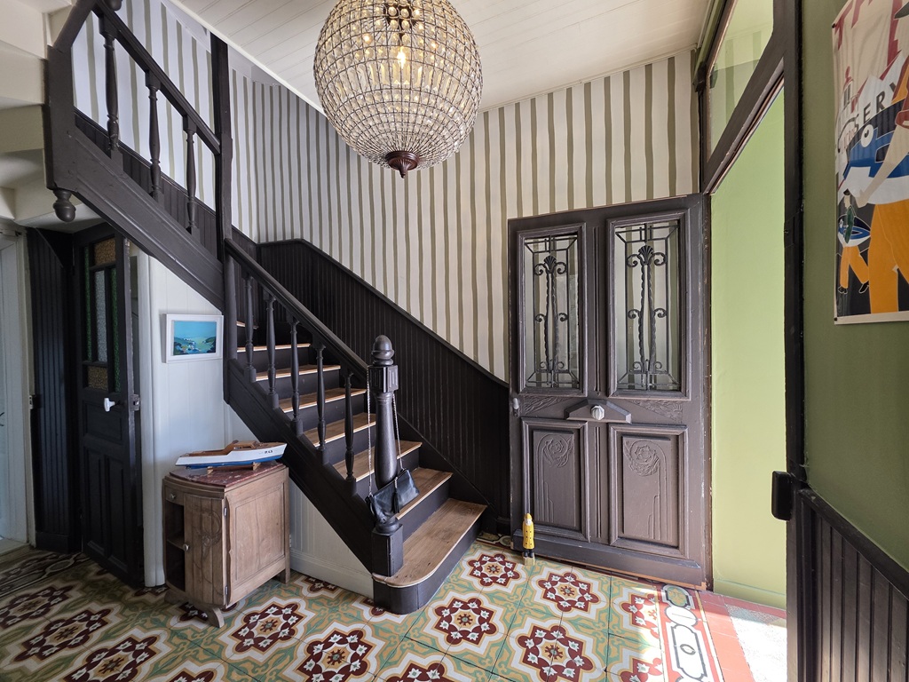 Exclusivité Agence, LECHIAGAT, La Plage à 100m, Maison Année 30 & Maison annexe pour les Amis