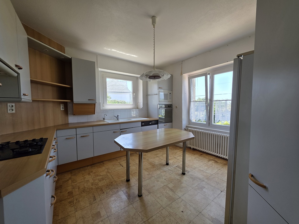 Exclusivité Agence. Guilvinec Pleine Vue Mer & Accès Plage, Vaste Maison de Famille Avec Jardin de 880m²
