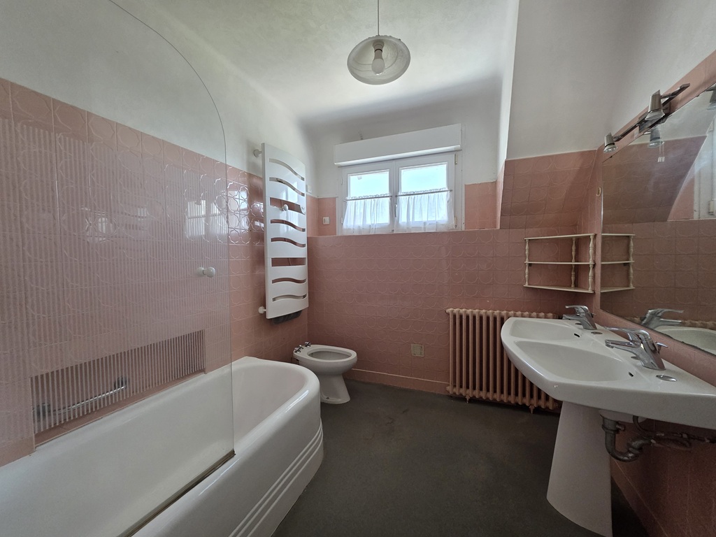 Exclusivité Agence. Guilvinec Pleine Vue Mer & Accès Plage, Vaste Maison de Famille Avec Jardin de 880m²