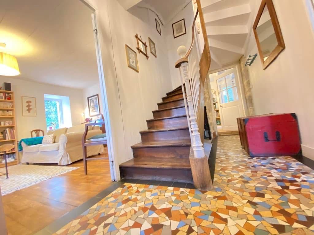 Au Coeur du Centre-Ville de Pont-Aven, Maison de Maître du XIXe Siècle Avec Jardin Clos de Murs. RARE!