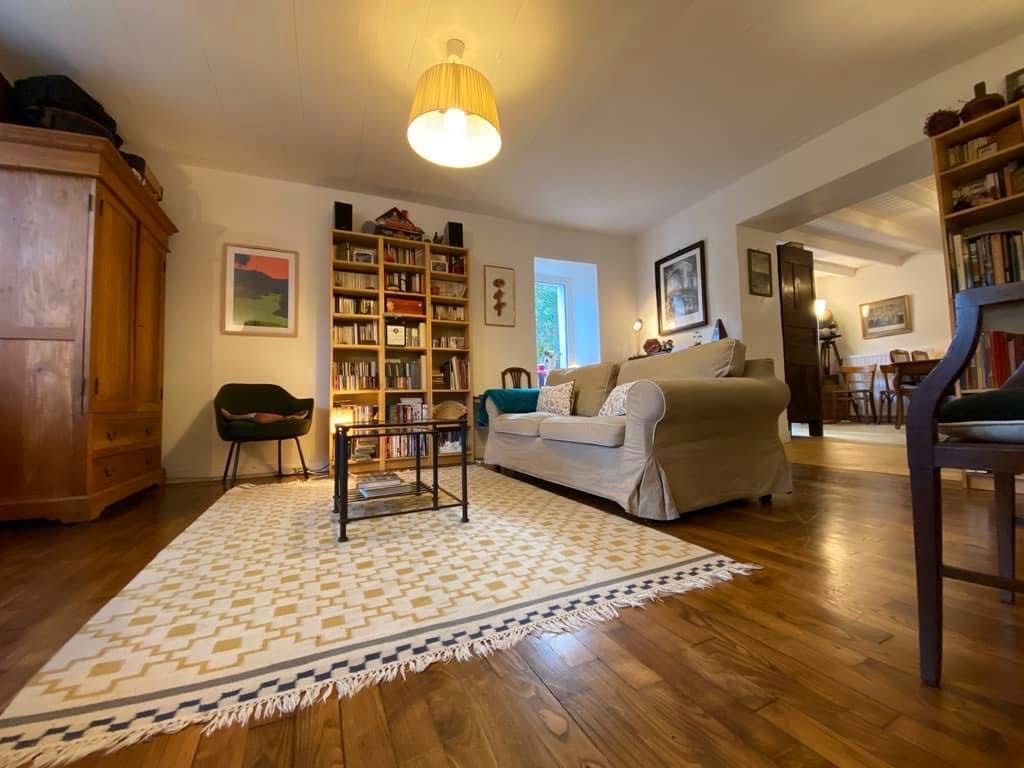 Au Coeur du Centre-Ville de Pont-Aven, Maison de Maître du XIXe Siècle Avec Jardin Clos de Murs. RARE!