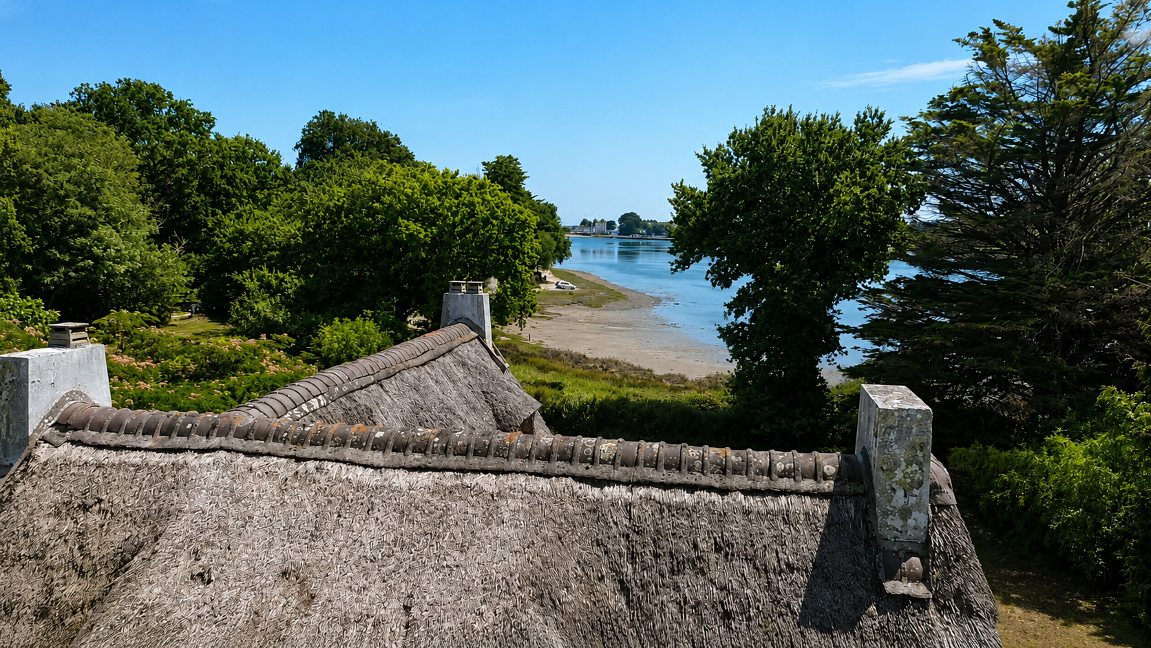 Exclusivité Agence, La forêt Fouesnant, Vue Panoramique Pour Chaumière Bretonne Avec Jardin