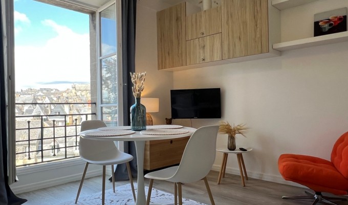 A Louer. Libre Immédiatement – Quimper Centre Ville T1 Meublé avec Vue sur la Cathédrale !