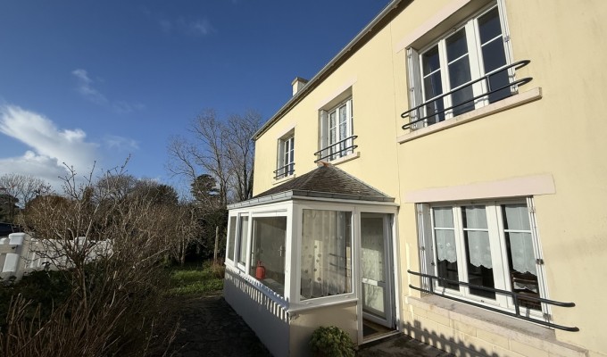 Plouhinec – Maison en Pierre Vue Mer Située à 700 m de la Plage avec Jardin Arboré Garage & Atelier