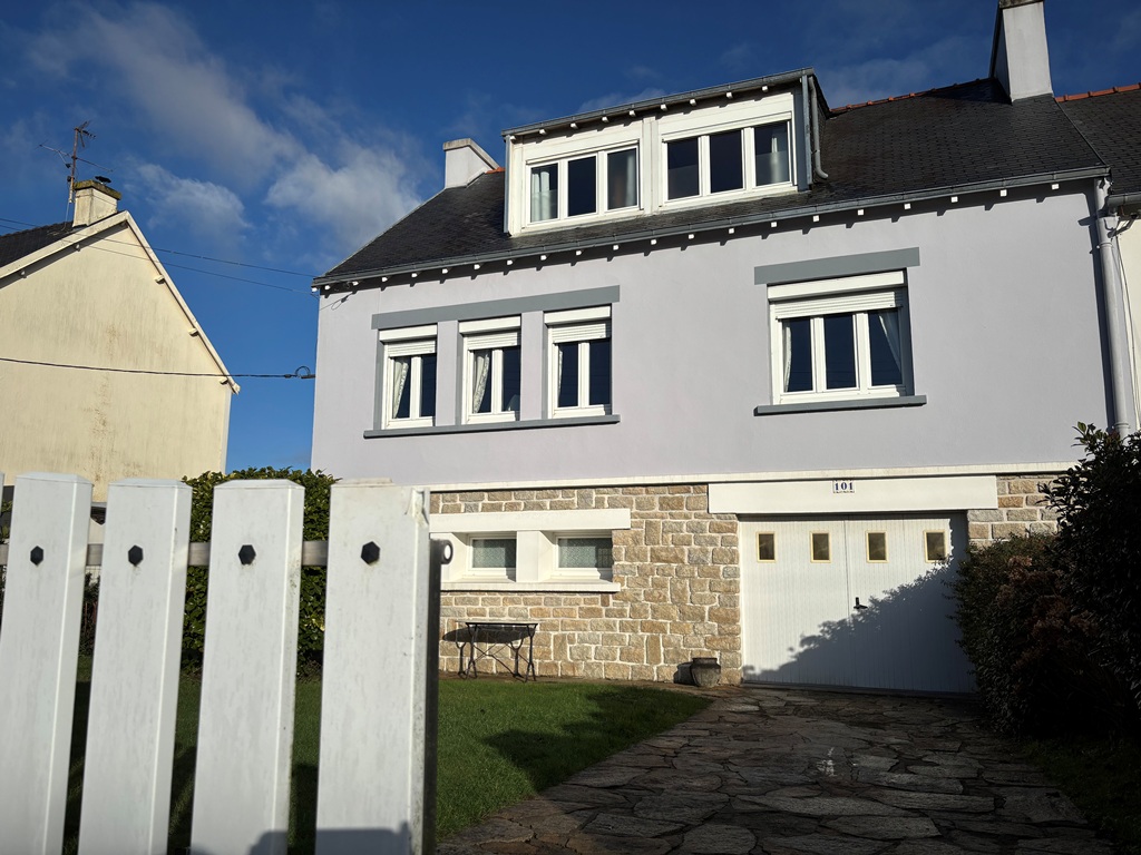 Quimper Quartier de La Terre Noire Maison Familiale Avec 4 Chambres Réseau Bus & Ecoles
