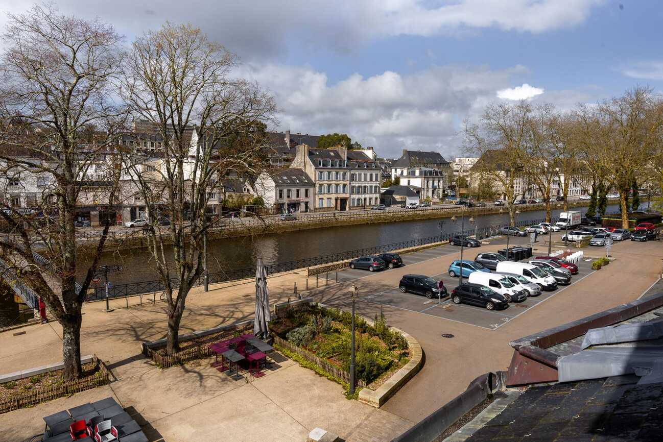 Quimper Centre-Ville Appartement de Charme en Duplex sur 115 m² avec Vue Imprenable sur les Quais