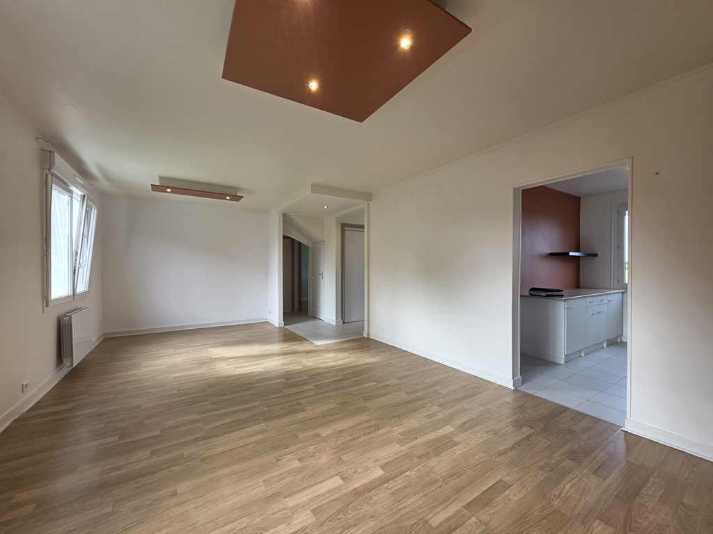 Plonéour Lanvern – Dans la Jolie Campagne, La Grande Maison 5 Chambres Avec Son Hangar et Jardin de 600m²