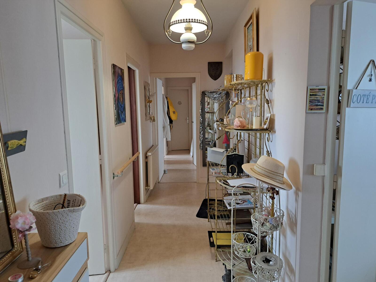 Concarneau, Appartement en Viager Occupé – Dame de 77 ans – Bouquet 44 350 € + Rente 460 €