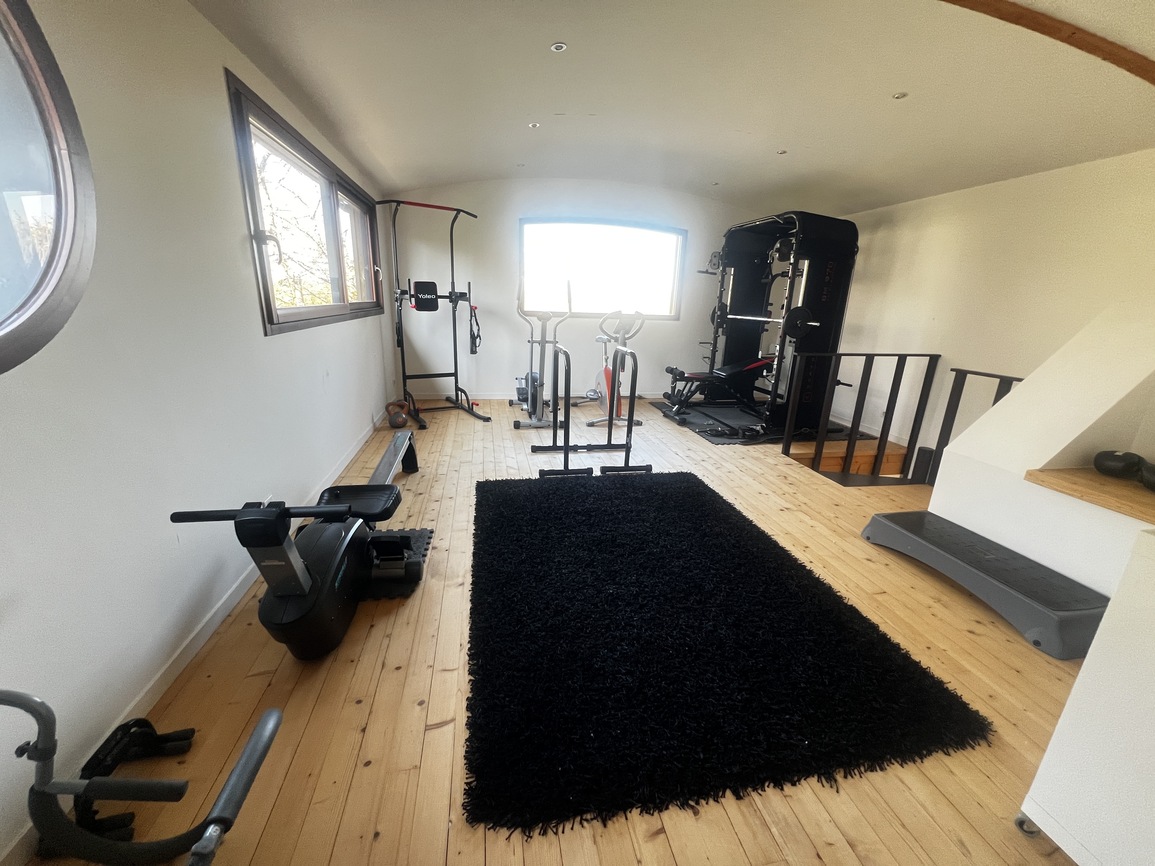 Pontivy – Spacieuse & Confortable Maison de 284m² Avec Piscine Sur Parc Arboré de 2500m²