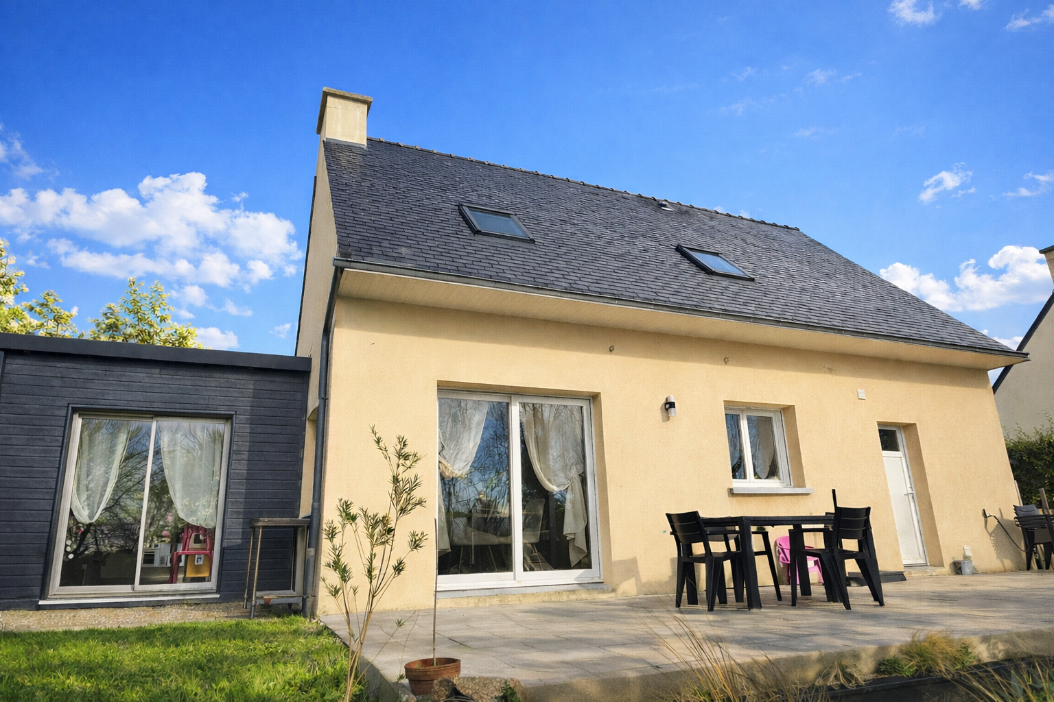 Exclusivité Agence, Quimper 12 mn, Ambiance “Cosy” Pour l’impeccable Contemporaine & Son Jardin Arboré