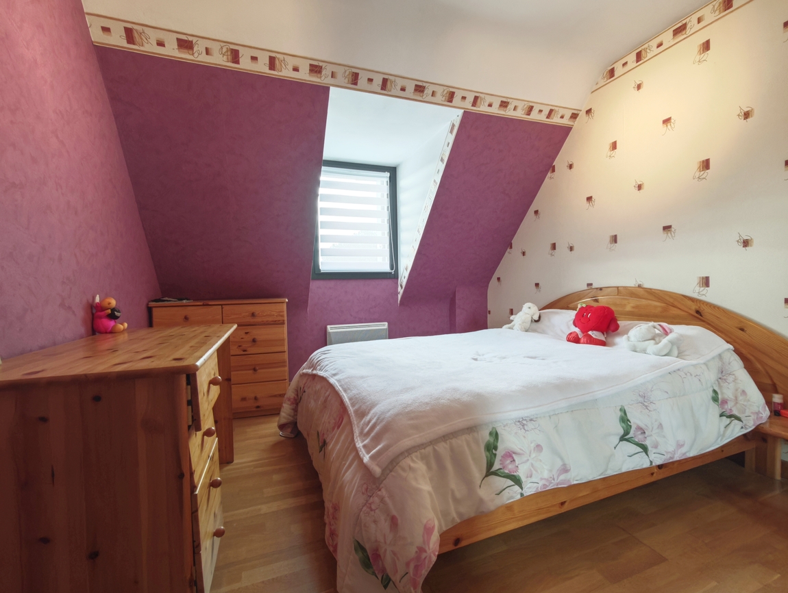 Quimper Ergué-Armel. Impeccable Maison Traditionnelle aux 4 Chambres, Sous-sol & Jardin Paysagé.