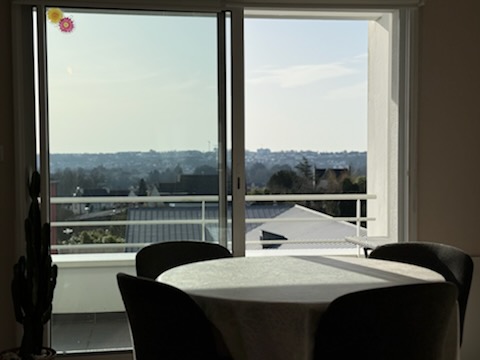 Exclusivité Agence. Quimper Kerfeunteun Appartement T3 de 72 m² Avec Ascenseur & Garage